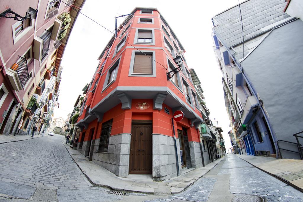 Andra Mari Apartamentu Turistikoak Bermeo Quarto foto
