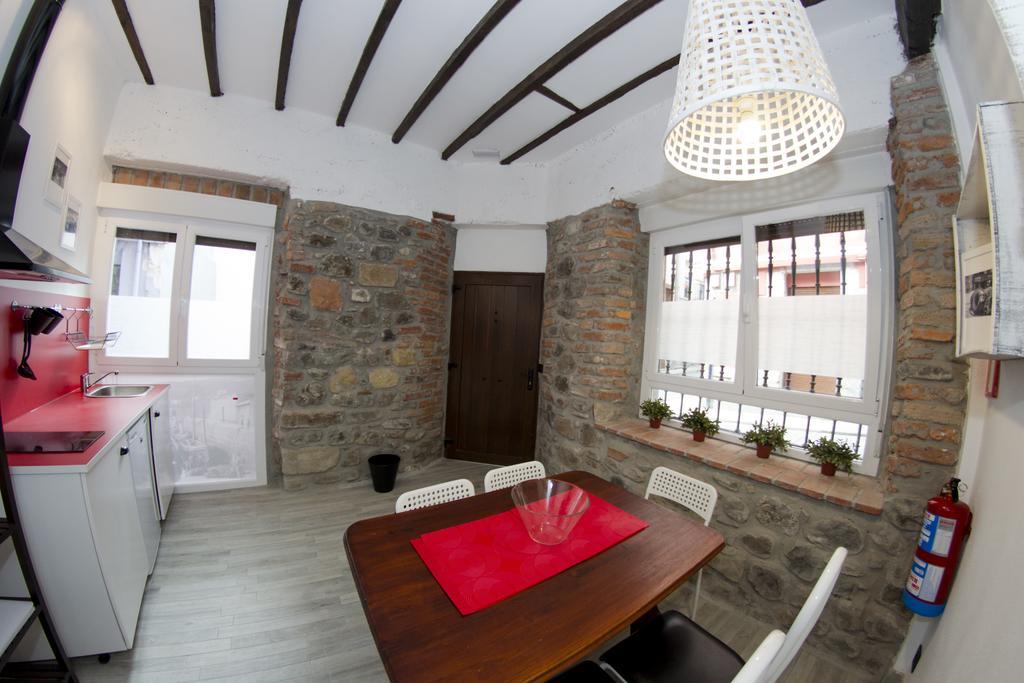 Andra Mari Apartamentu Turistikoak Bermeo Quarto foto