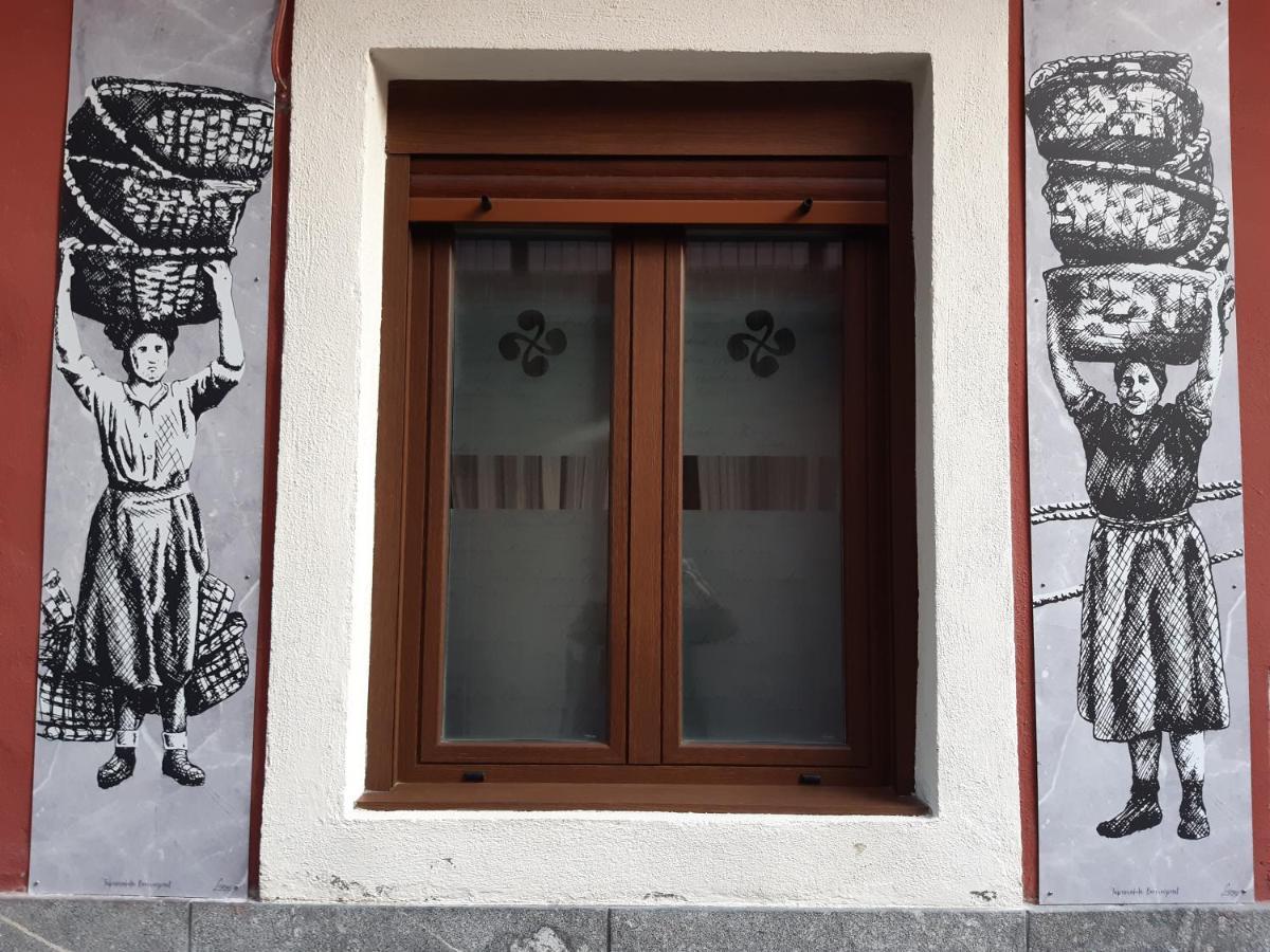 Andra Mari Apartamentu Turistikoak Bermeo Exterior foto